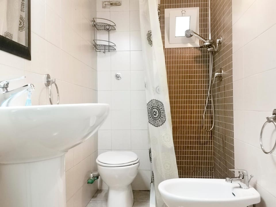 Shower, Toilet, bidet