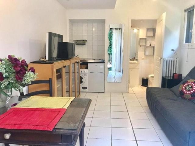 Proche du centre, très calme, studio tout équipé Apartment in Nice