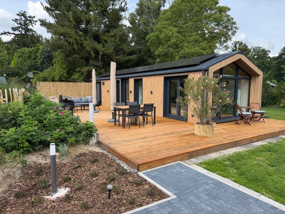 Property building, BBQ facilities, Garden
