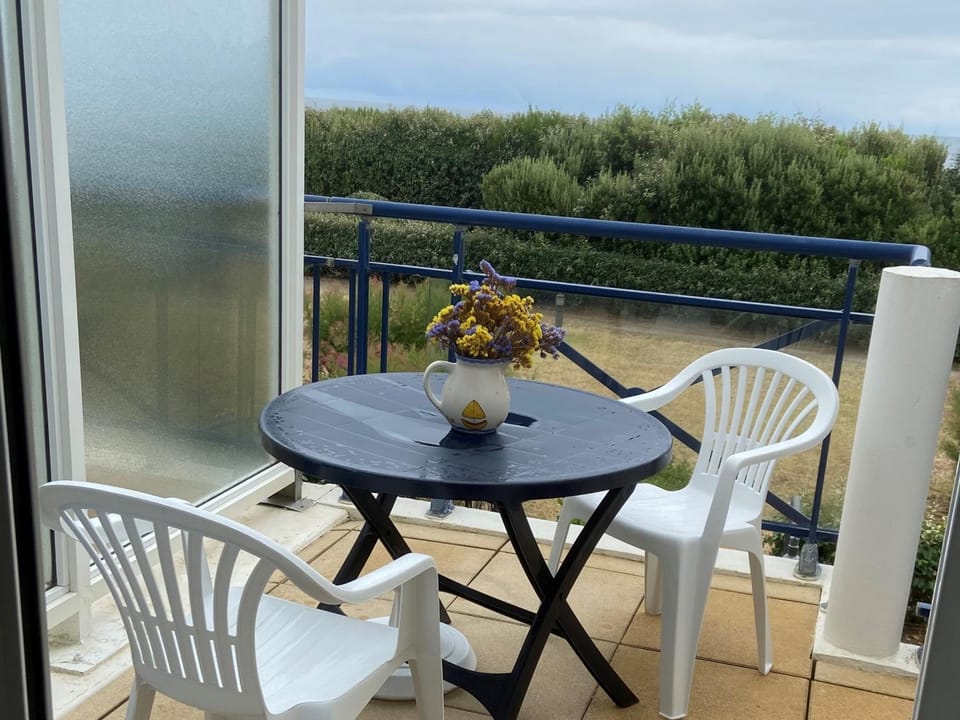 Le Croisic - Appartement 2 Pers. Face Plage Valentin - FR-1-843-24 Apartment in Le Croisic