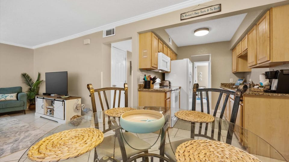 Coastal Clipper - Charming 2 BDR Walk to Beach House in Saint Augustine Beach