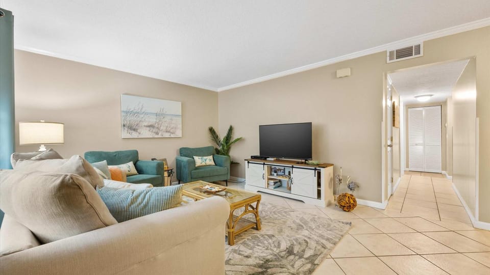 Coastal Clipper - Charming 2 BDR Walk to Beach House in Saint Augustine Beach