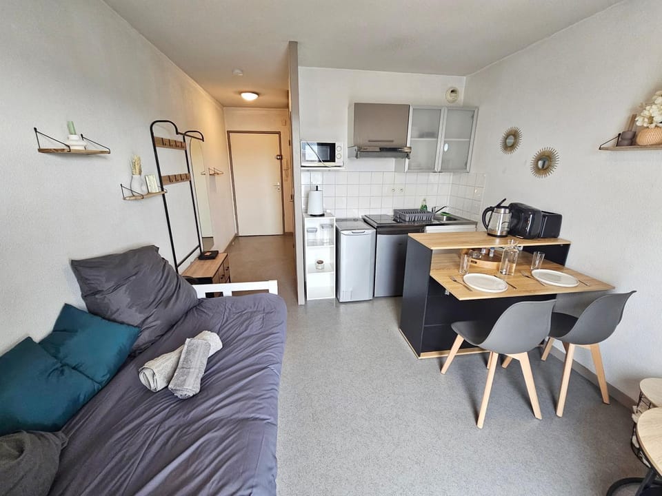 Coffee/tea facilities, Photo of the whole room, Meals, microwave, washing machine