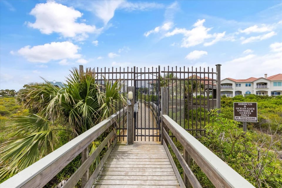 Hibiscus By the Sea - Stay for 5 House in Butler Beach