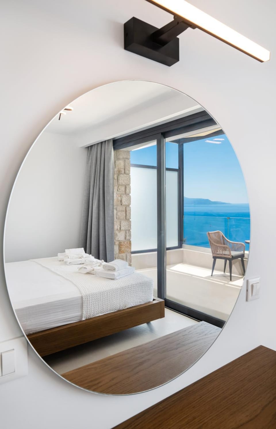 Bed, Balcony/Terrace, Bedroom, Sea view