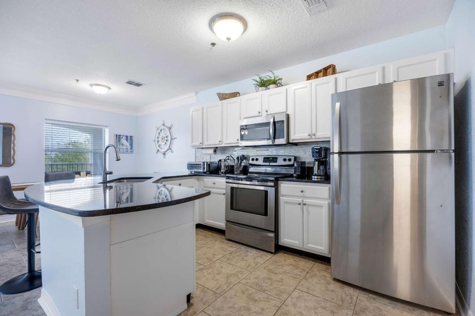 Ocean Hibiscus Retreat - For 8 House in Butler Beach