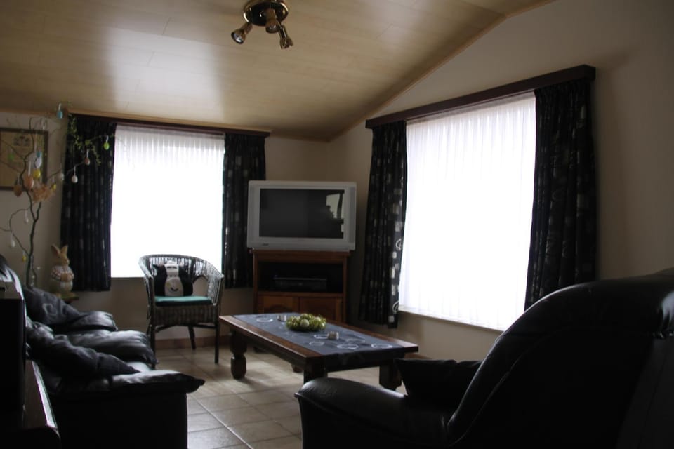 TV and multimedia, Seating area