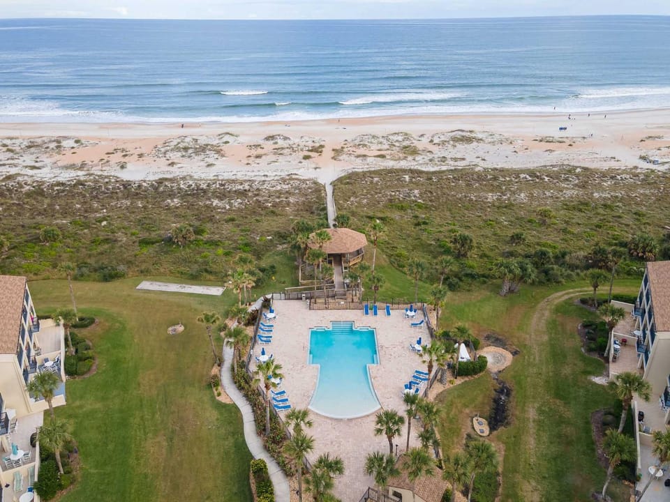 Sunshine at Ocean Villas - Beachside Condo for 6 with Resort Amenities House in Saint Augustine Beach