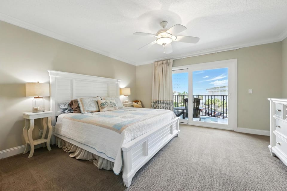 Sunshine at Ocean Villas - Beachside Condo for 6 with Resort Amenities House in Saint Augustine Beach