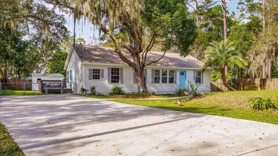 The Oak Hideaway - Pet Friendly 3Bd House in Florida