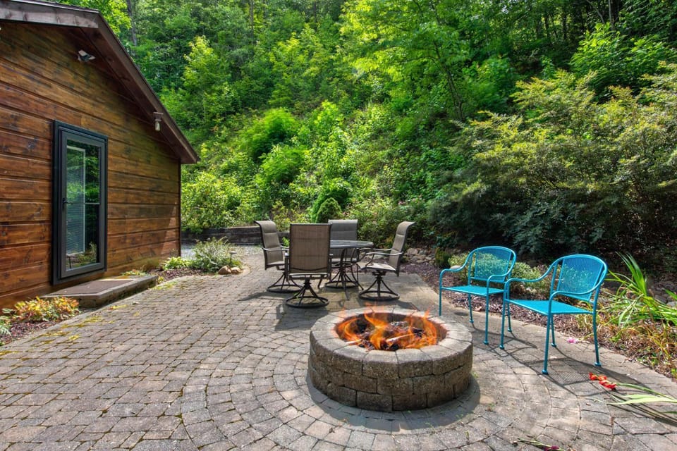 Misty Mountain Cabin By Avada Properties Cabin in Pigeon Forge