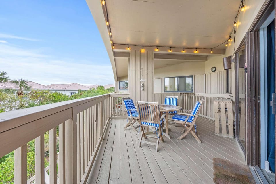 Treetop Beach Condo - Sleeps 7 House in Butler Beach