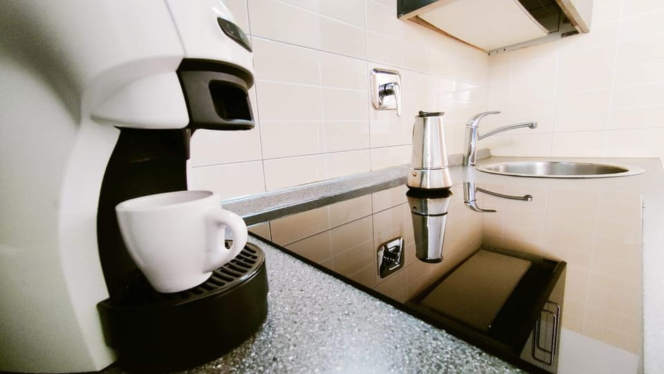 Coffee/tea facilities, Kitchen or kitchenette