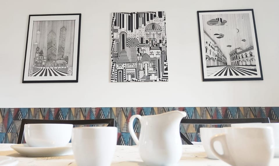 Coffee/tea facilities, Decorative detail