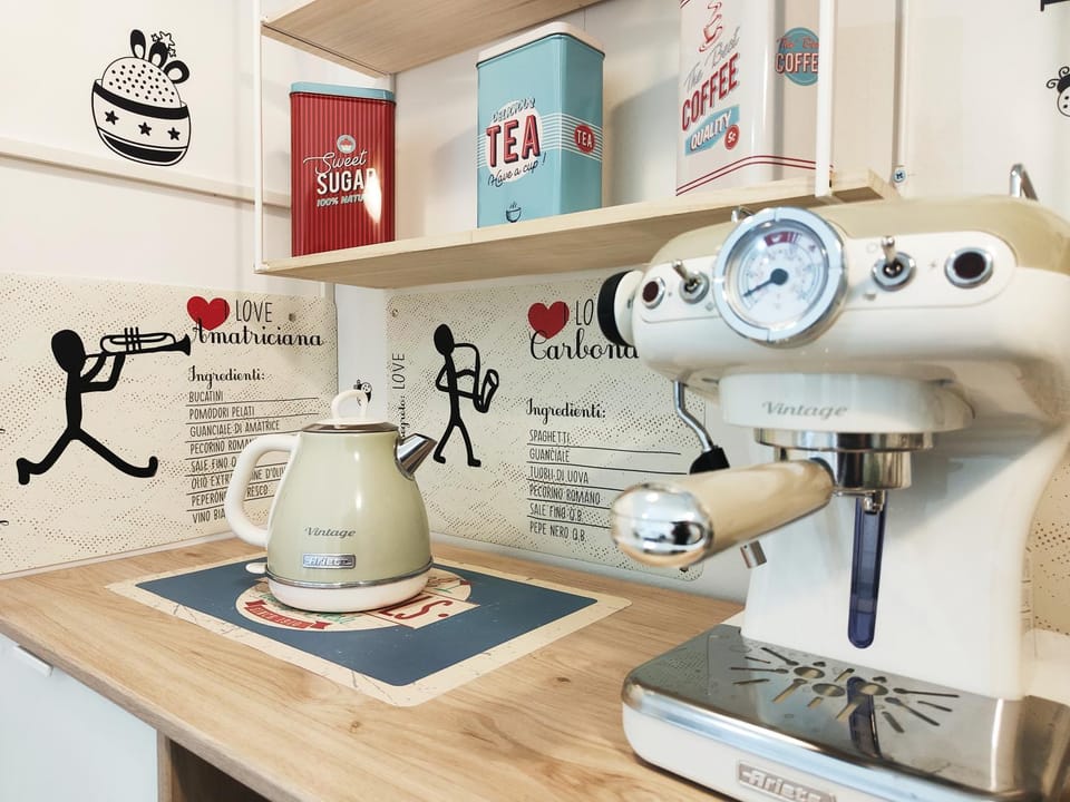 Coffee/tea facilities, toaster