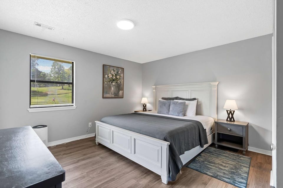 Quittin' Time - Stay for 6 with Golf Course Views & Resort Amenities House in Branson