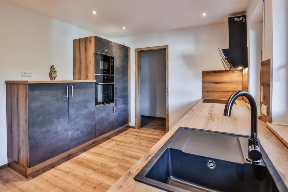 Kitchen or kitchenette, oven, stove
