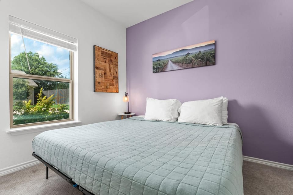 Hill Country Vine Haus - Easy access to wine route House in Fredericksburg