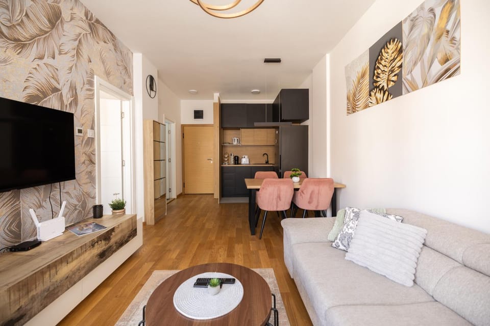 TV and multimedia, Living room, Seating area, oven