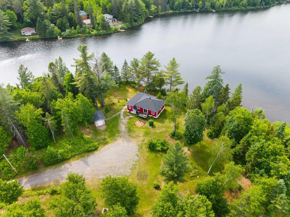 Ile privée unique - Islet Chouette Chalet in Shawinigan