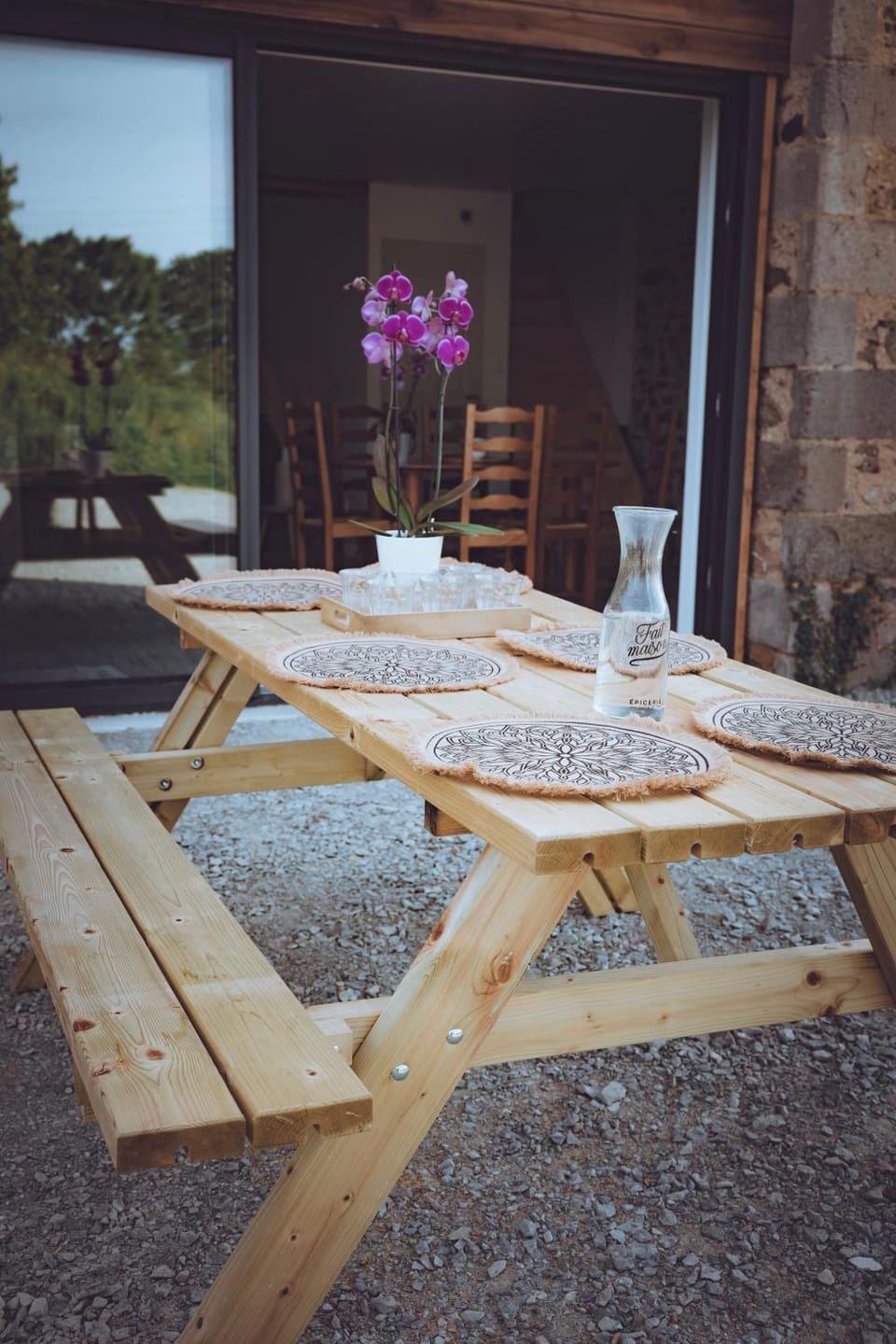 Patio, Dining area