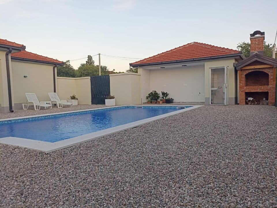 Pool view, Swimming pool, sunbed