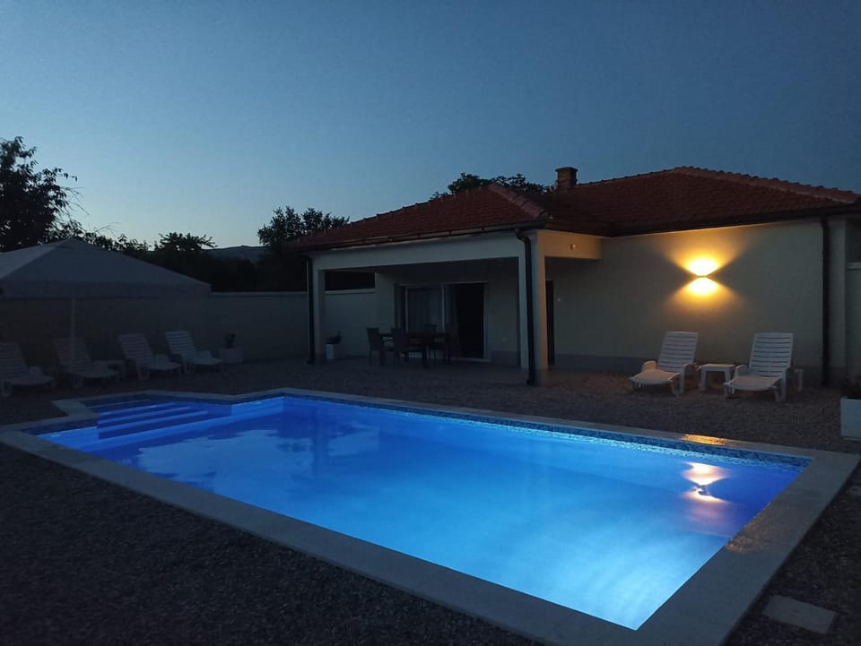 Night, Pool view, Swimming pool, sunbed