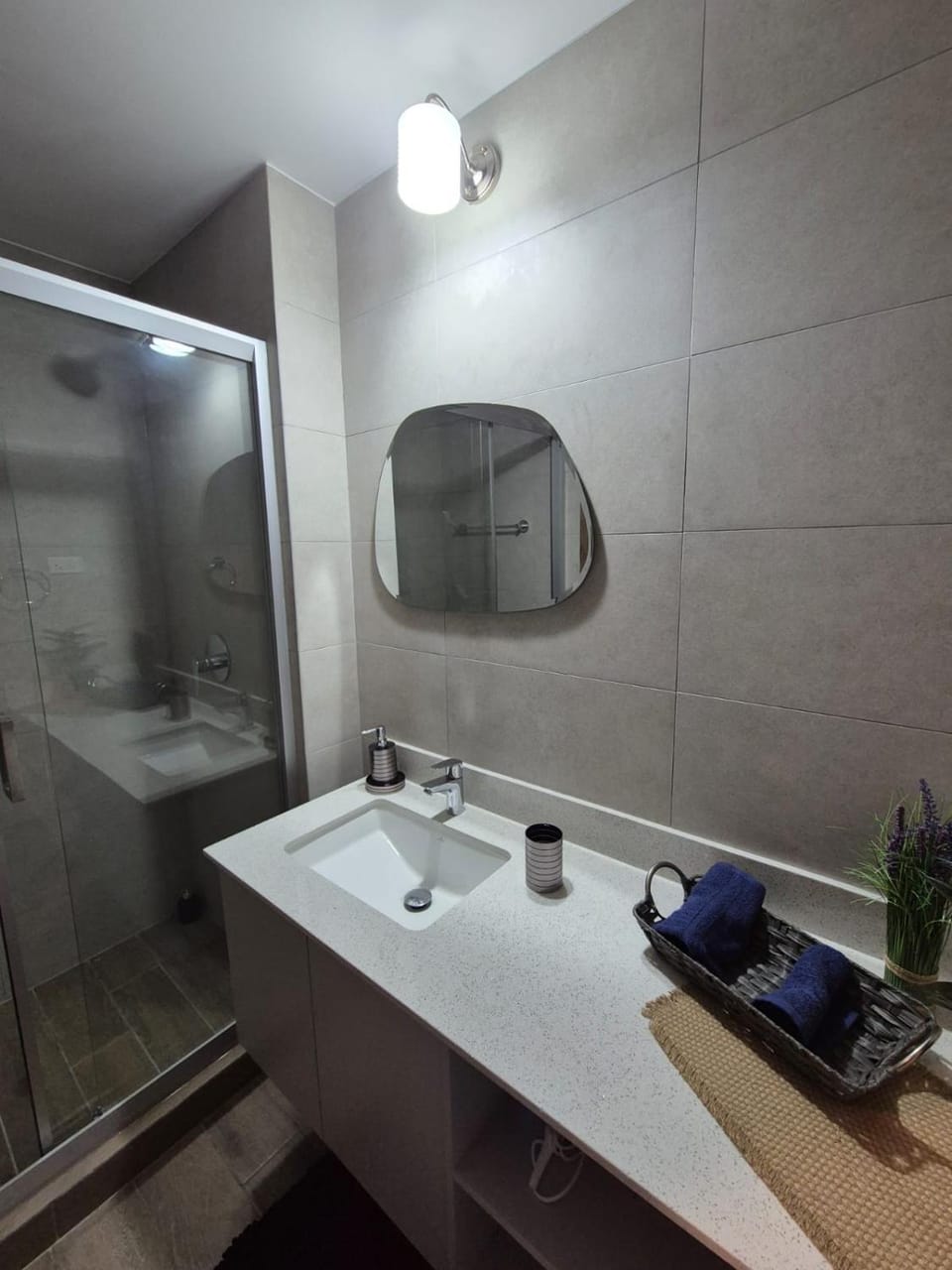 Shower, Bathroom, towels