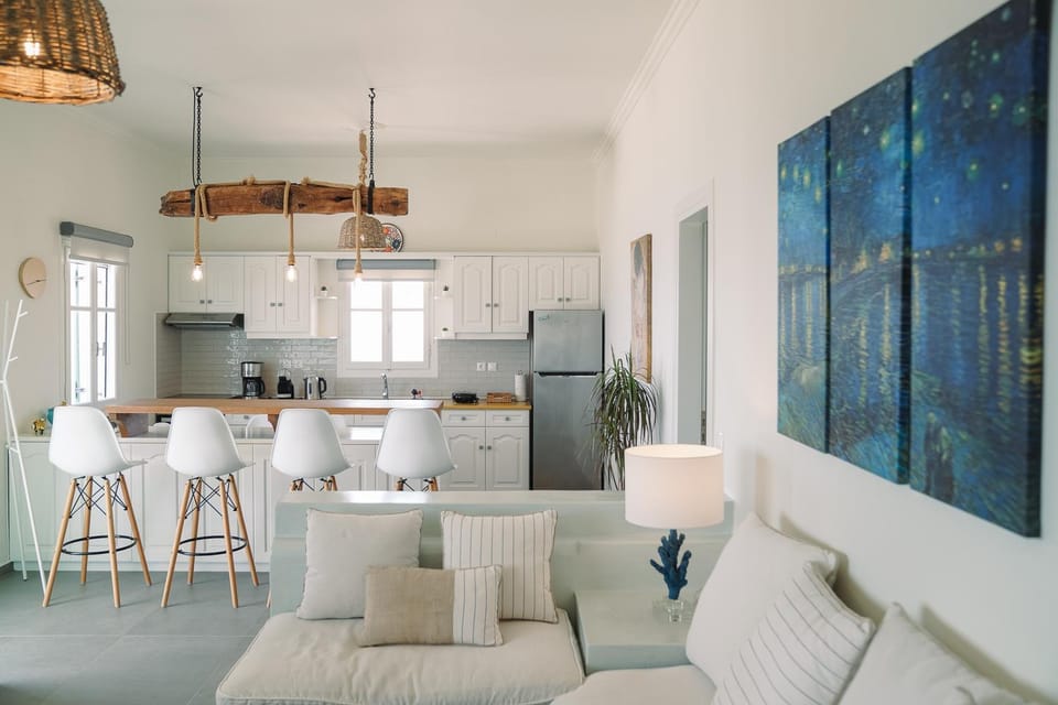 Xrisopigi Moonlight House Sifnos Villa in Milos