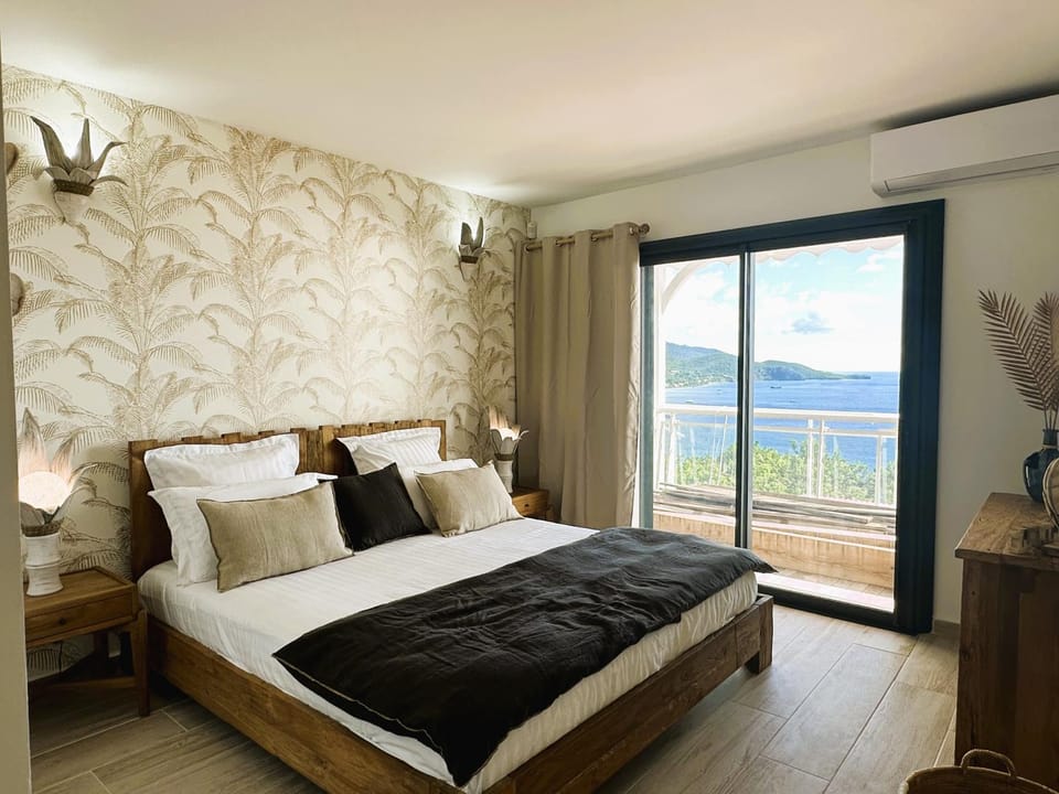 Bed, Bedroom, Sea view