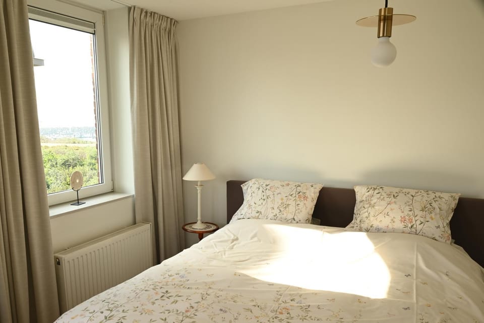 Villa Mer, Panorama - Luxury apartment with two bathrooms, two balconies and stunning sea view Apartment in Zeeland, Netherlands