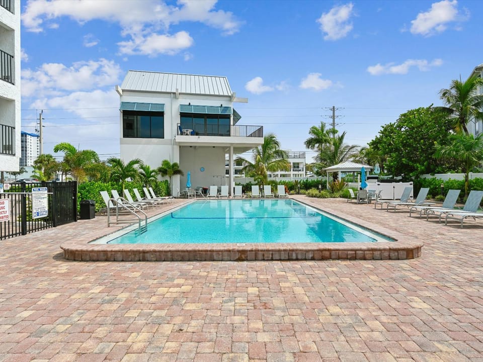 Property building, Garden, Seating area, Swimming pool