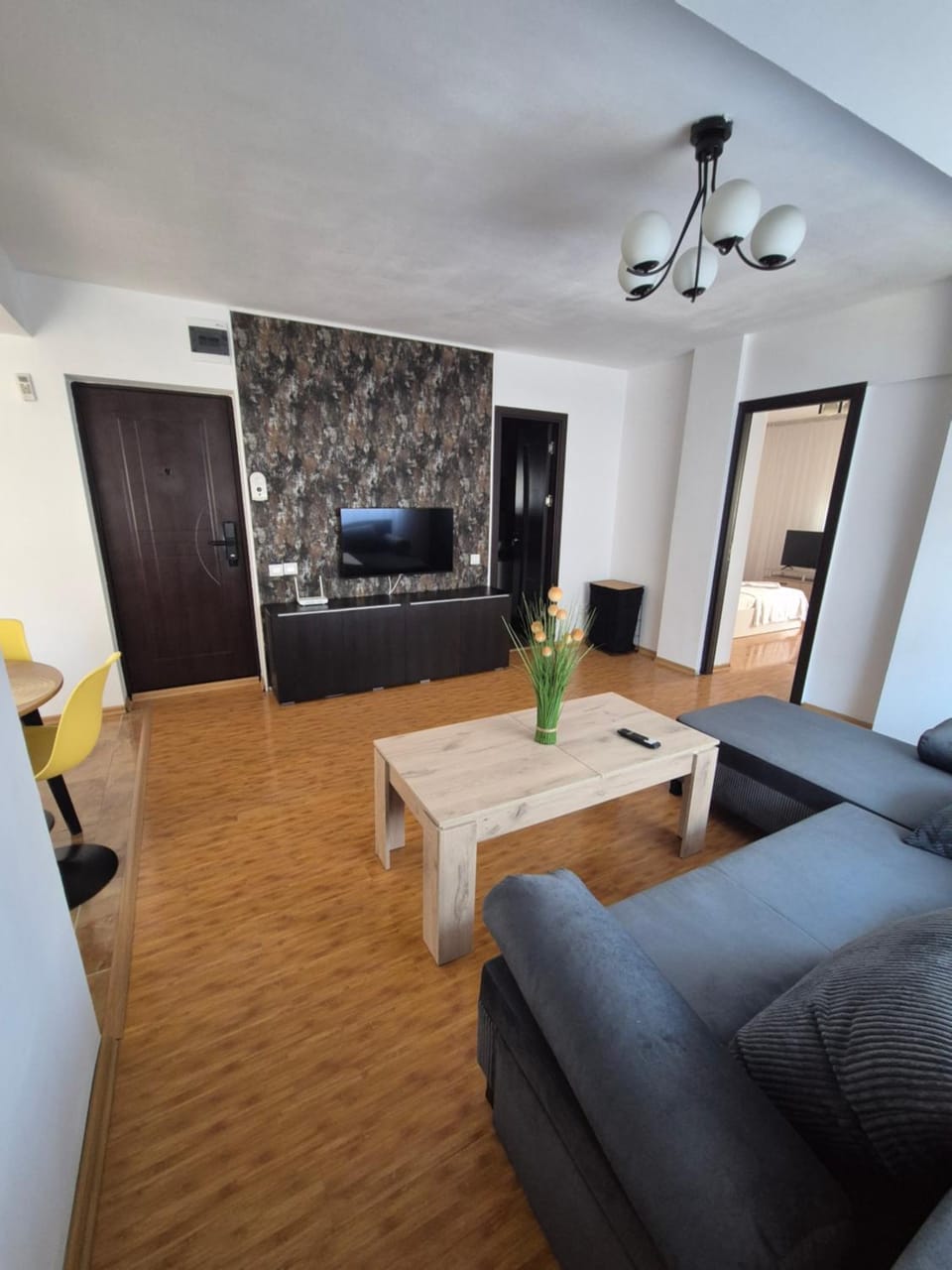 TV and multimedia, Living room, Seating area, Dining area, Area and facilities, air conditioner