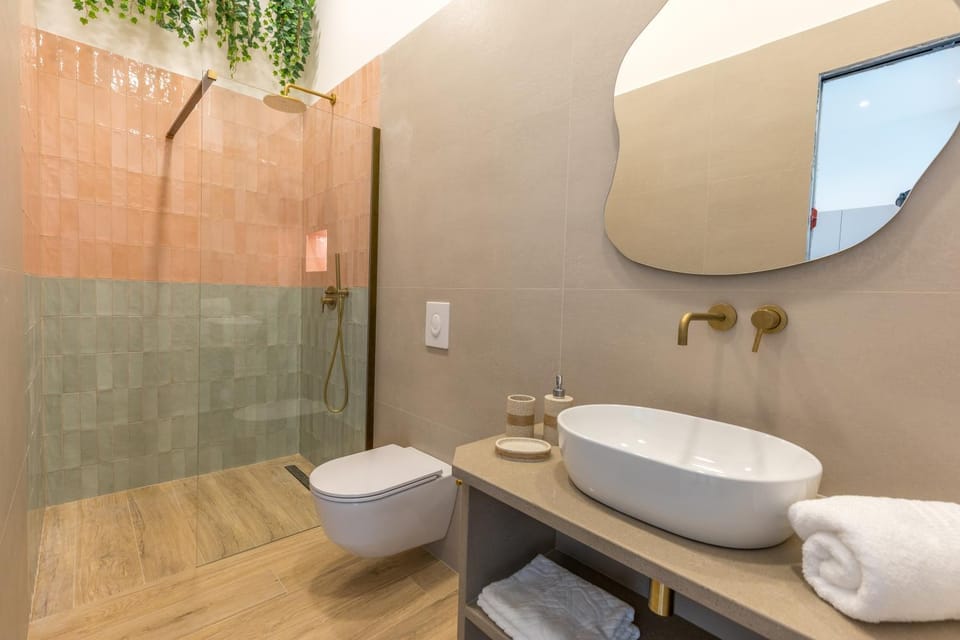 Shower, Bathroom