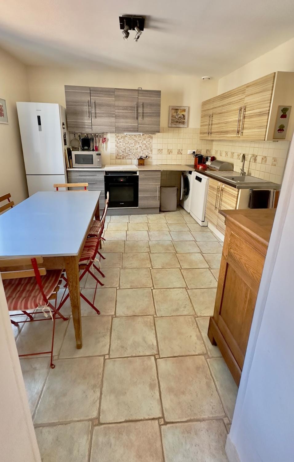 Kitchen or kitchenette