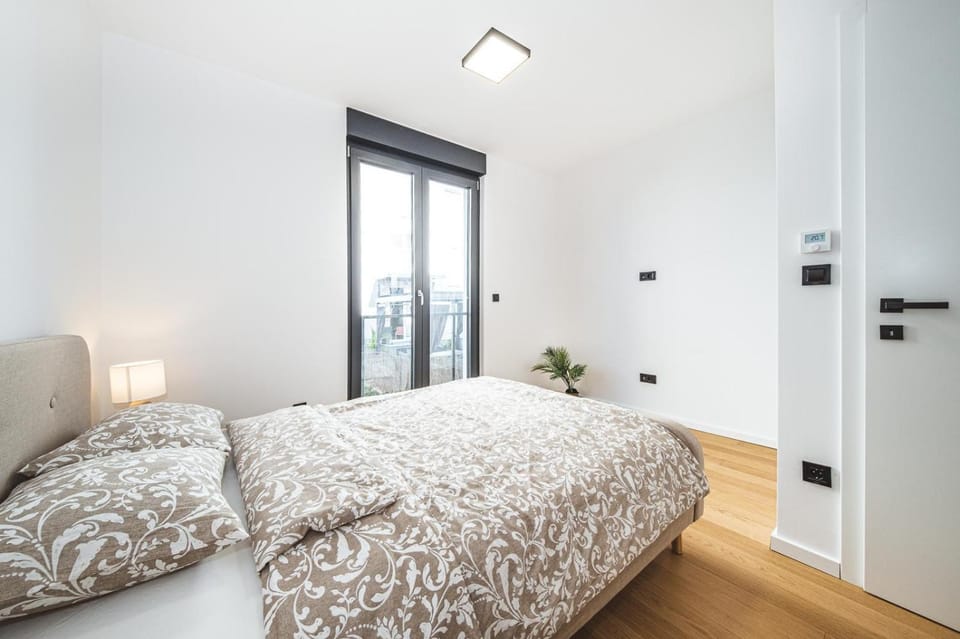 Bed, View (from property/room), Photo of the whole room, Bedroom, wardrobe
