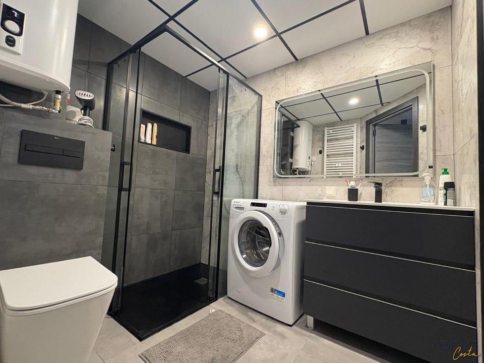 Shower, Bathroom, washing machine