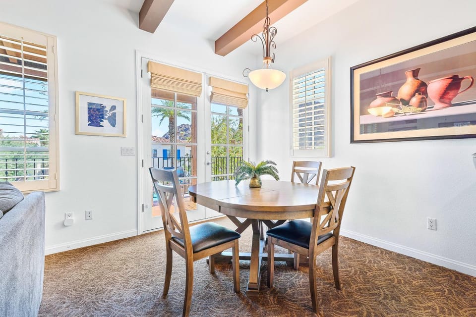 LV368 Upstairs 3BR LV Condo with 2 Primary Suites Apartment in Indian Wells