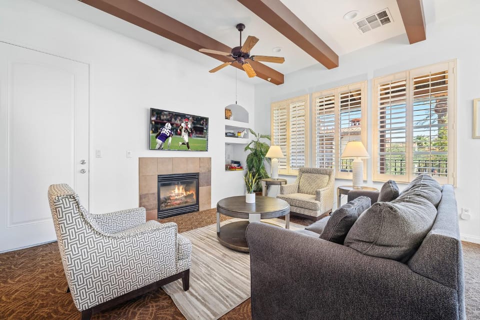 LV368 Upstairs 3BR LV Condo with 2 Primary Suites Apartment in Indian Wells