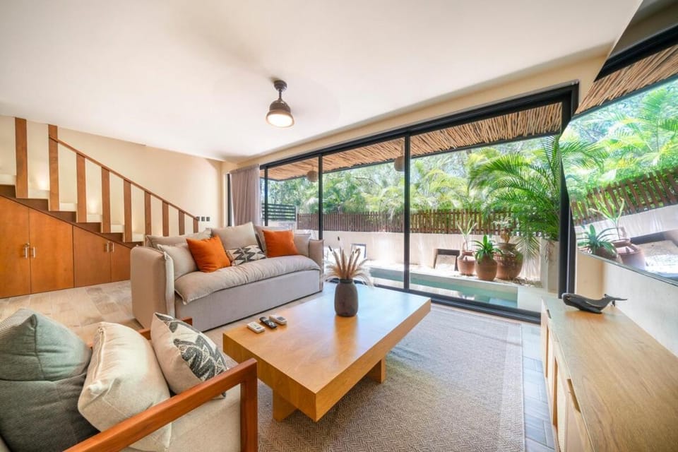 Living room, Seating area