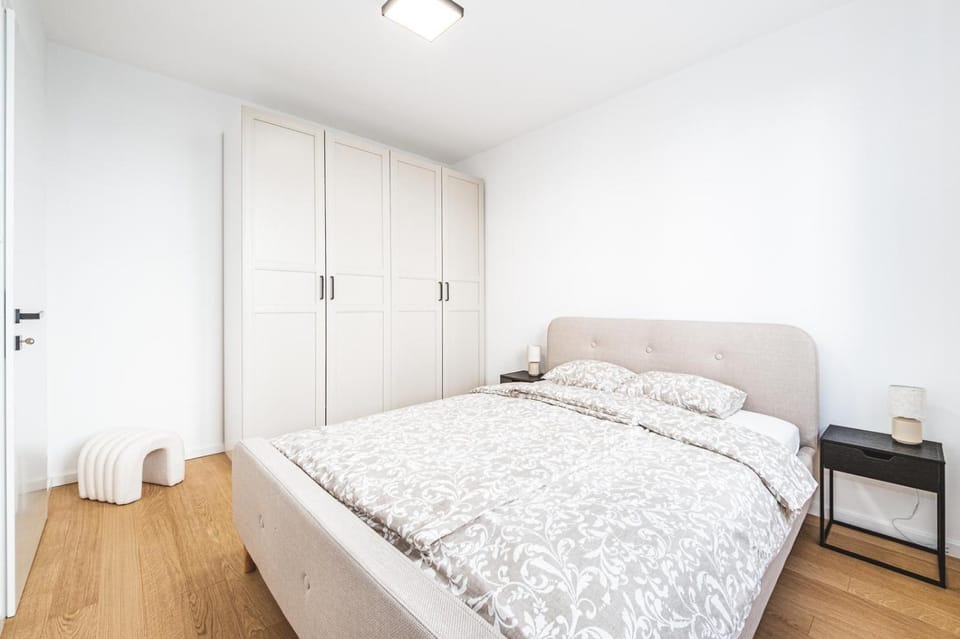 Bed, Photo of the whole room, Bedroom, wardrobe