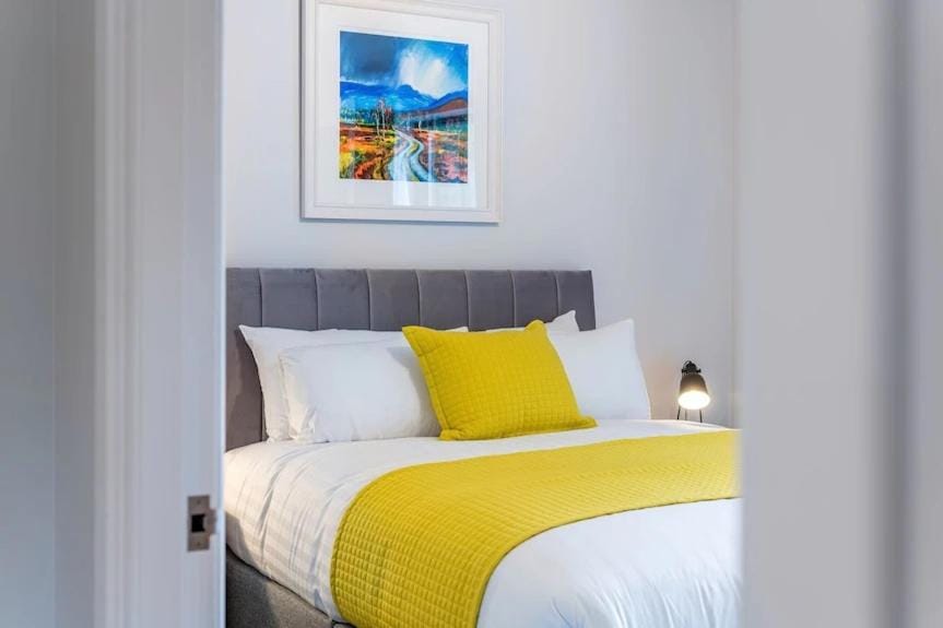 Morden 2BR Apt with city views Apartment in Salford