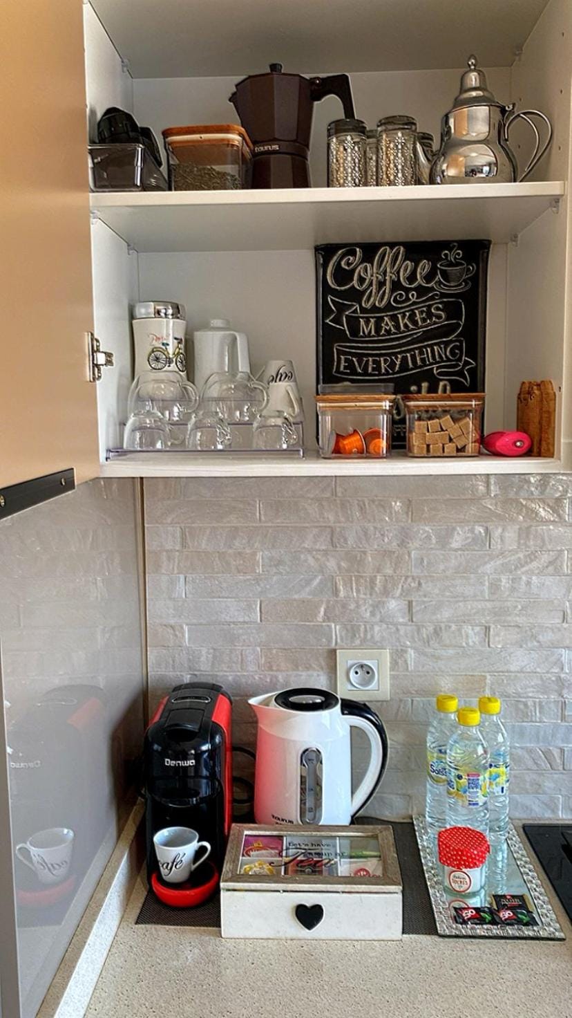 Coffee/tea facilities, minibar
