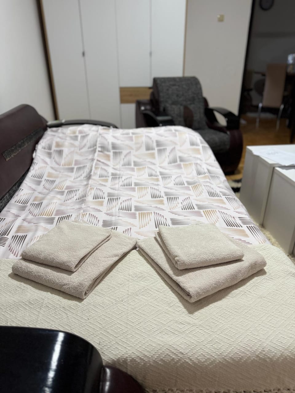 Bed, Living room, Photo of the whole room