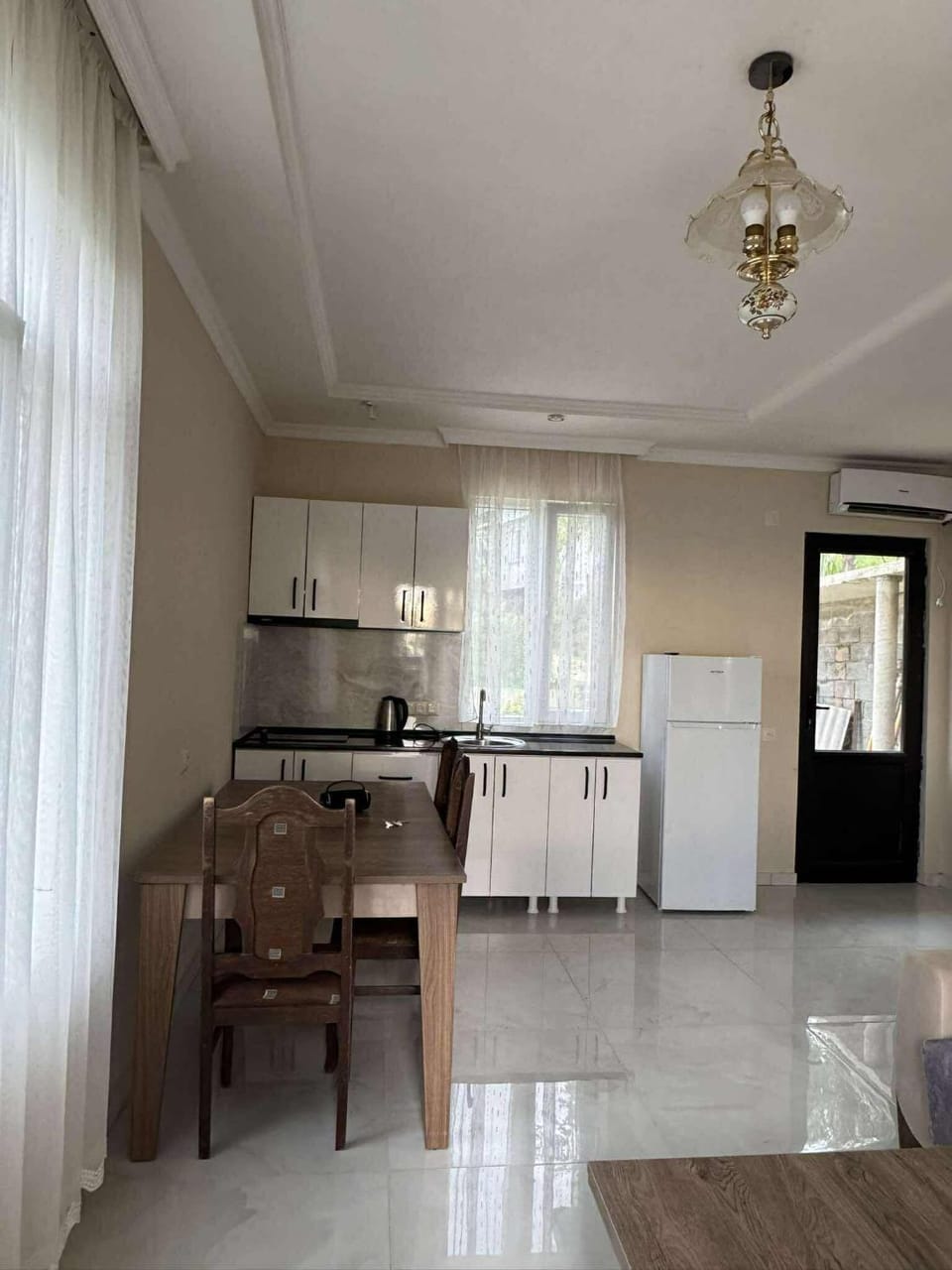 Kitchen or kitchenette, Dining area, pet friendly, stove