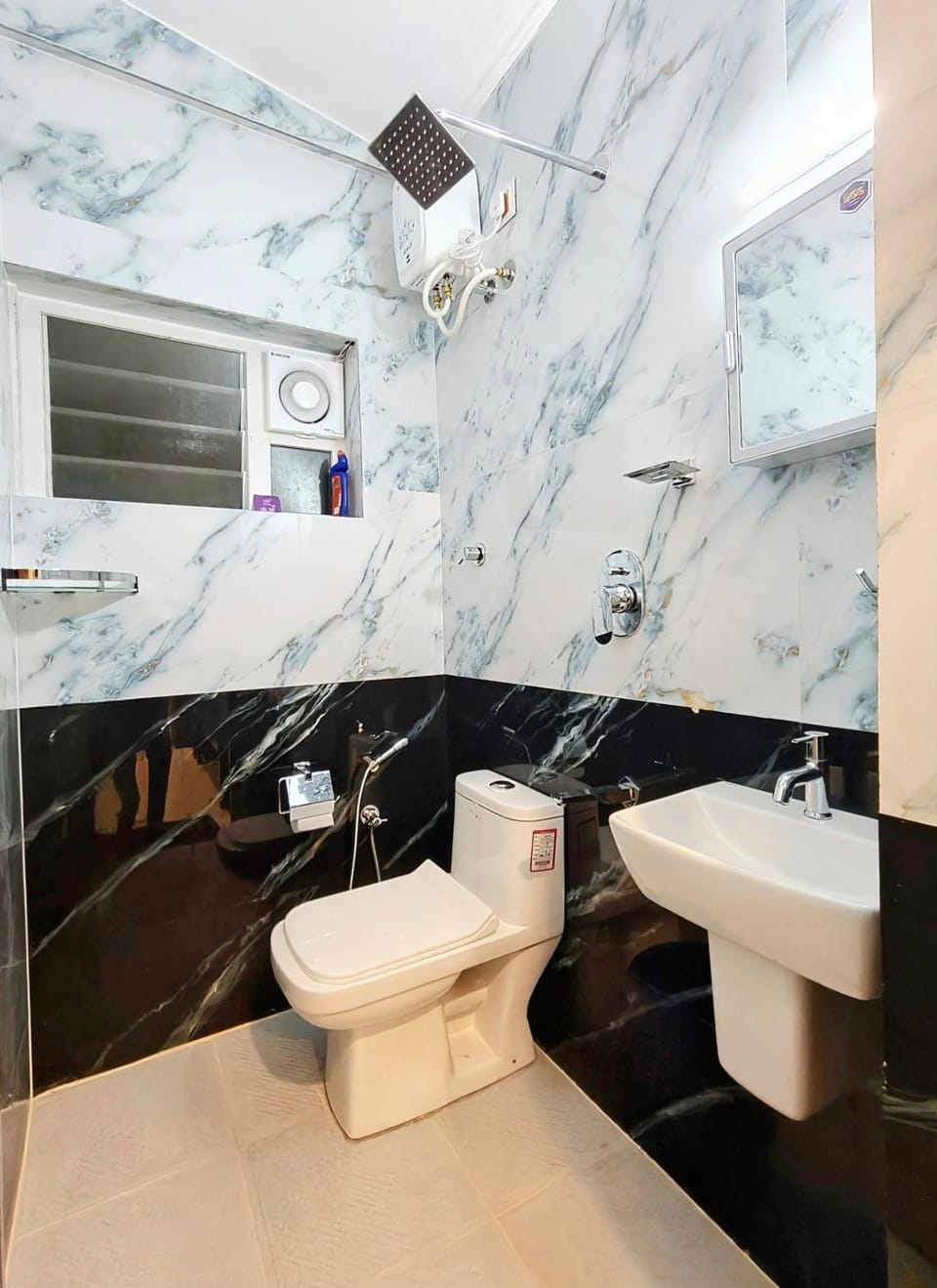 Shower, Toilet, Bathroom, Bath