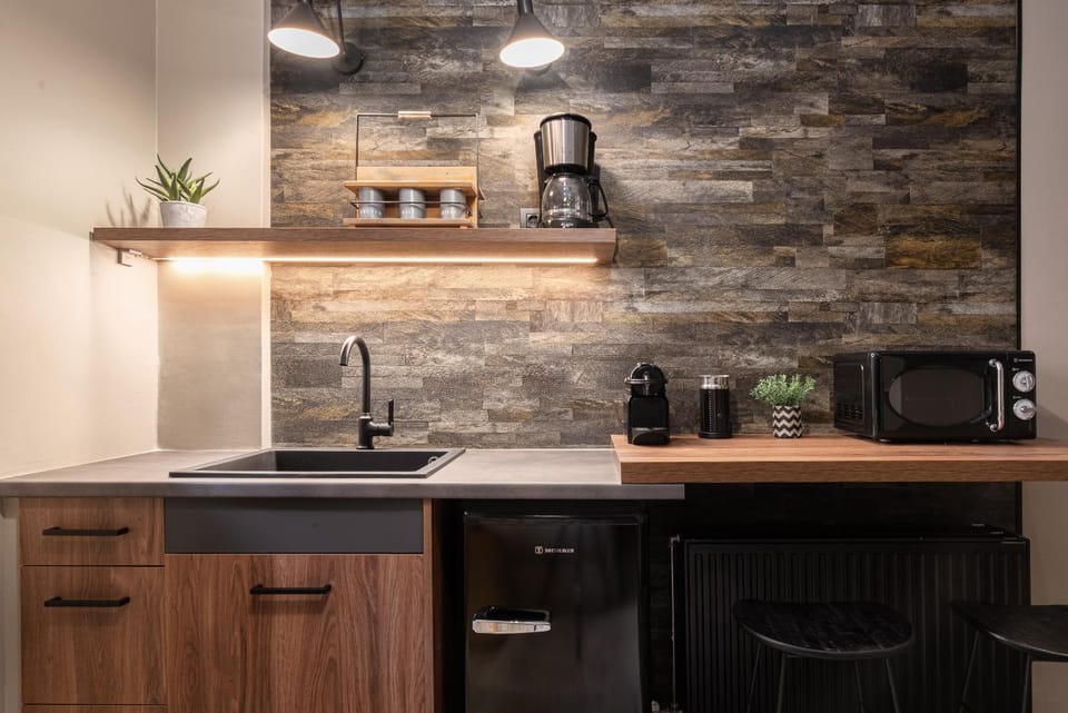 Coffee/tea facilities, Kitchen or kitchenette, microwave