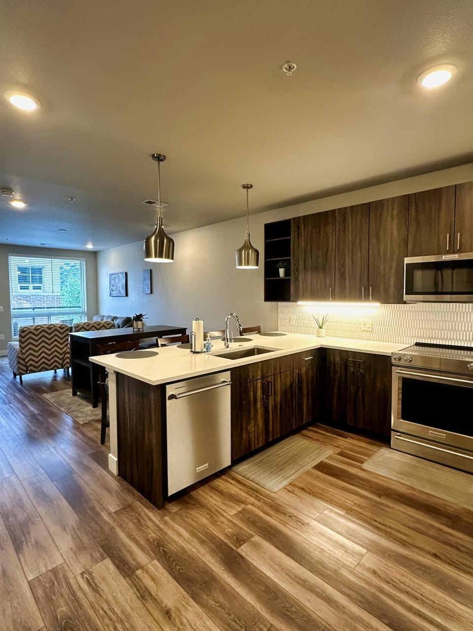 Modern Luxury in the Heart of Downtown Castle Rock Apartment hotel in Castle Rock