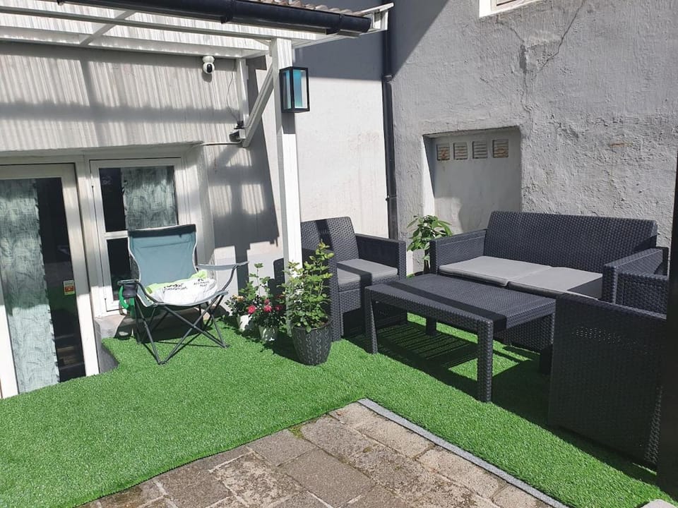 Garden, Balcony/Terrace, Seating area, Garden view