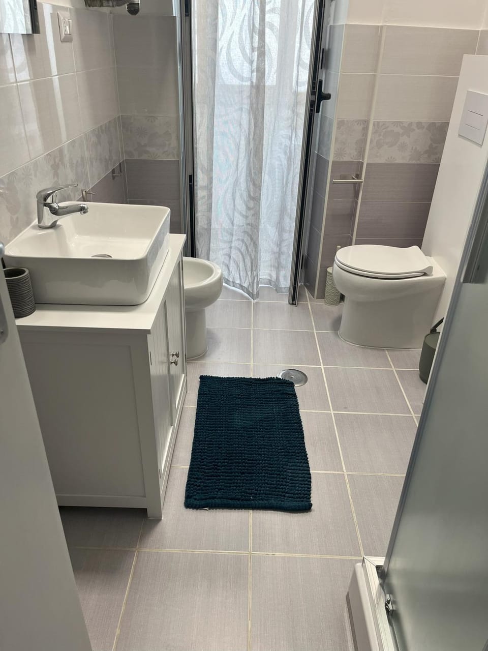 Elvis Apartment House in Salerno